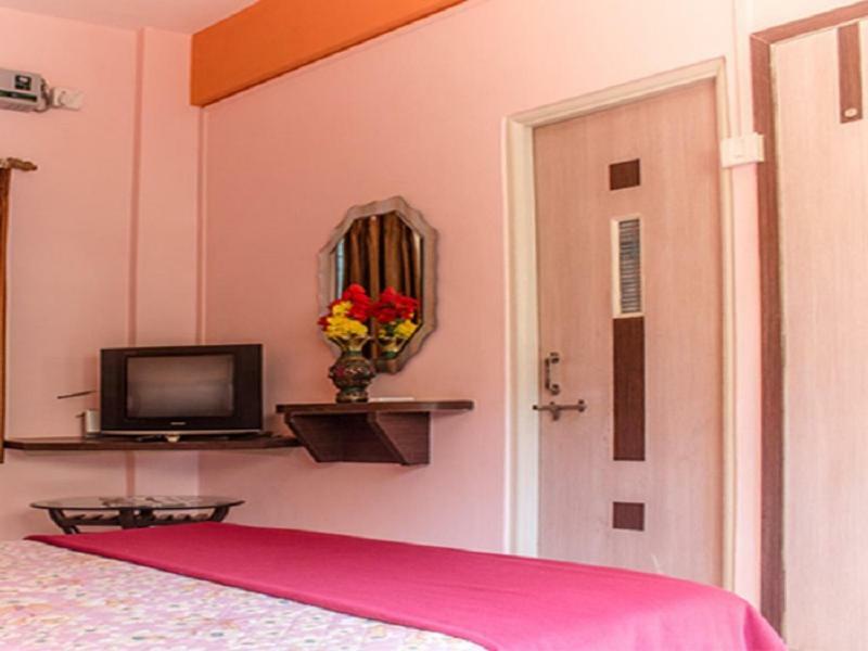 Maitreya Beach Resort Дивеагар Экстерьер фото